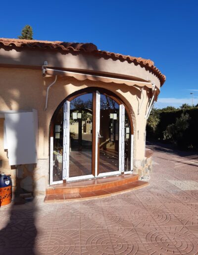 Cerramientos chalet alicante pvc curvado - aluyglass soluciones (17)