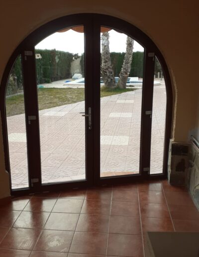 Cerramientos chalet alicante pvc curvado - aluyglass soluciones (23)